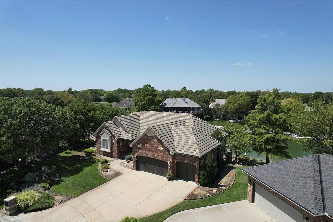 2326 W TIMBERCREEK CT, WICHITA, KS 67204, photo 1 of 32