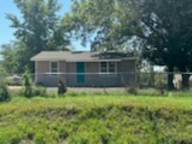 2001 E PARALLEL RD, PRETTY PRAIRIE, KS 67570, photo 1